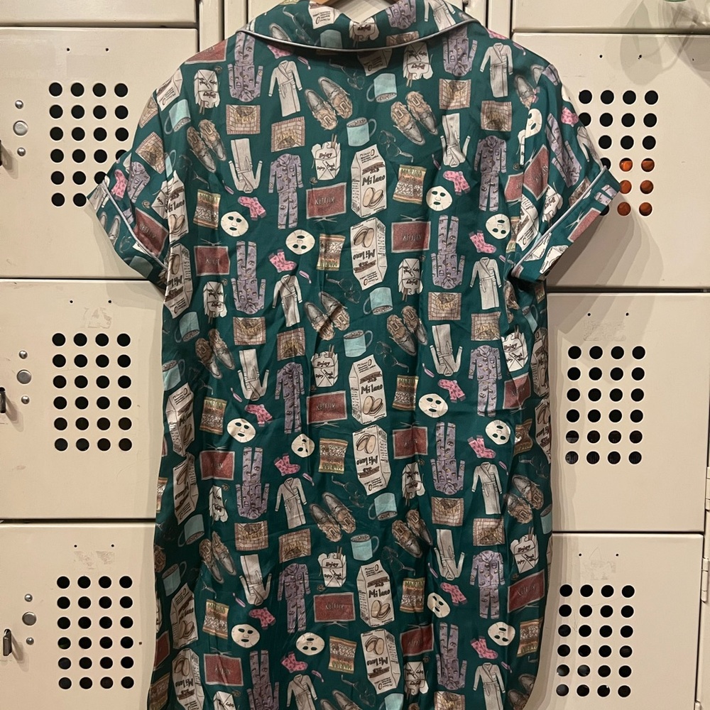 NETFLIX AND CHILL SLEEP SHIRT - Picture 6 of 6